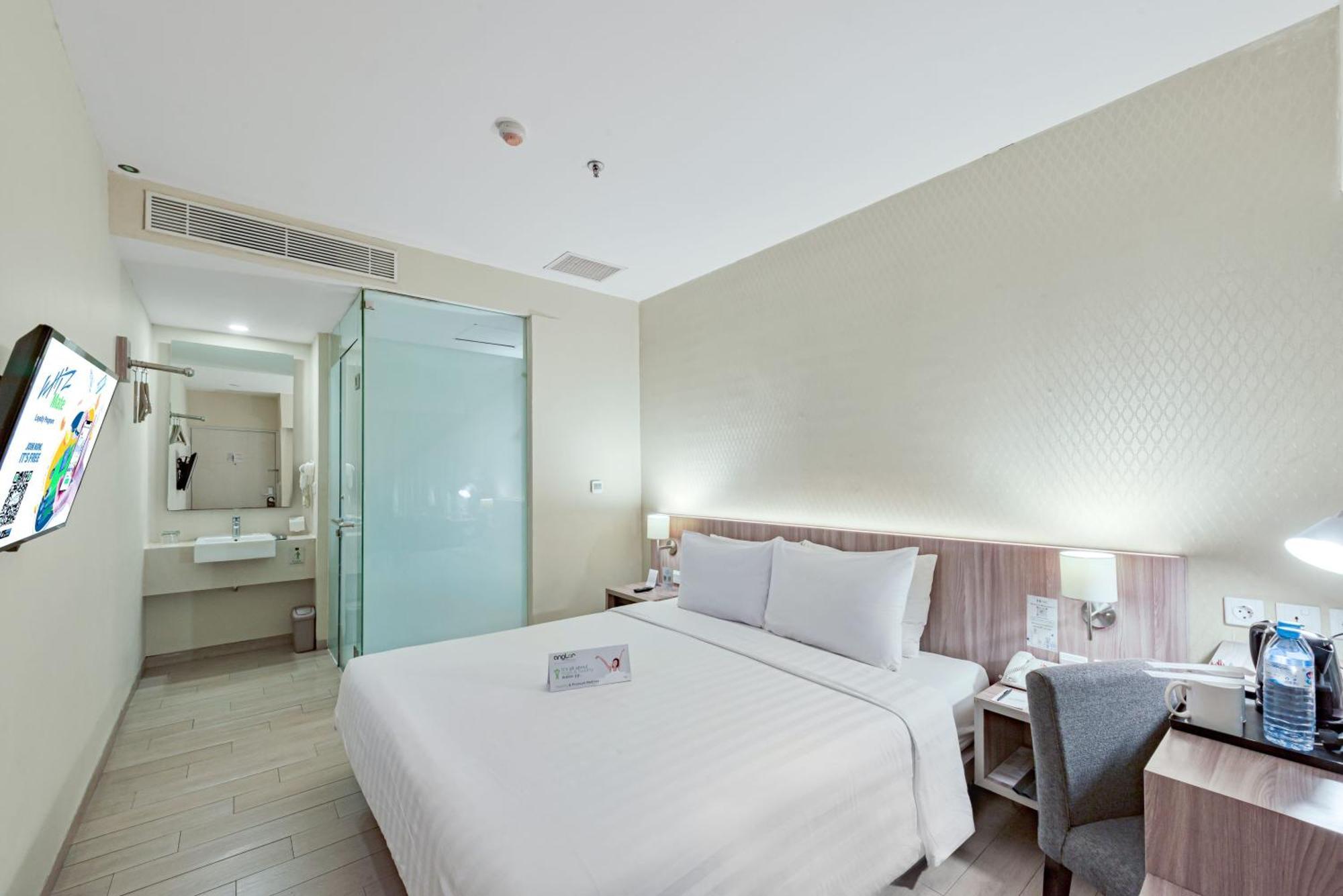 Grand Whiz Megamas Manado Hotel Ngoại thất bức ảnh