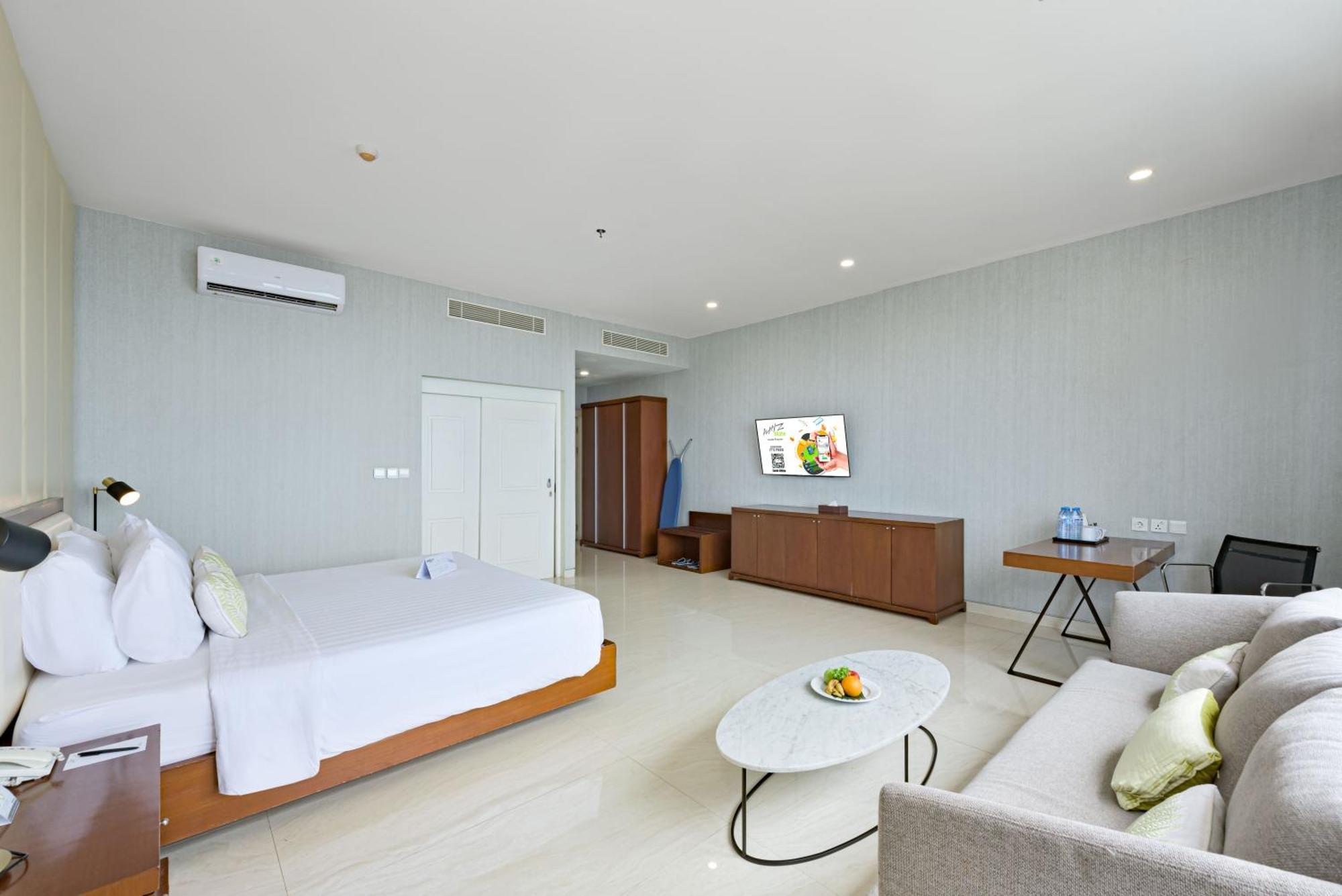 Grand Whiz Megamas Manado Hotel Ngoại thất bức ảnh