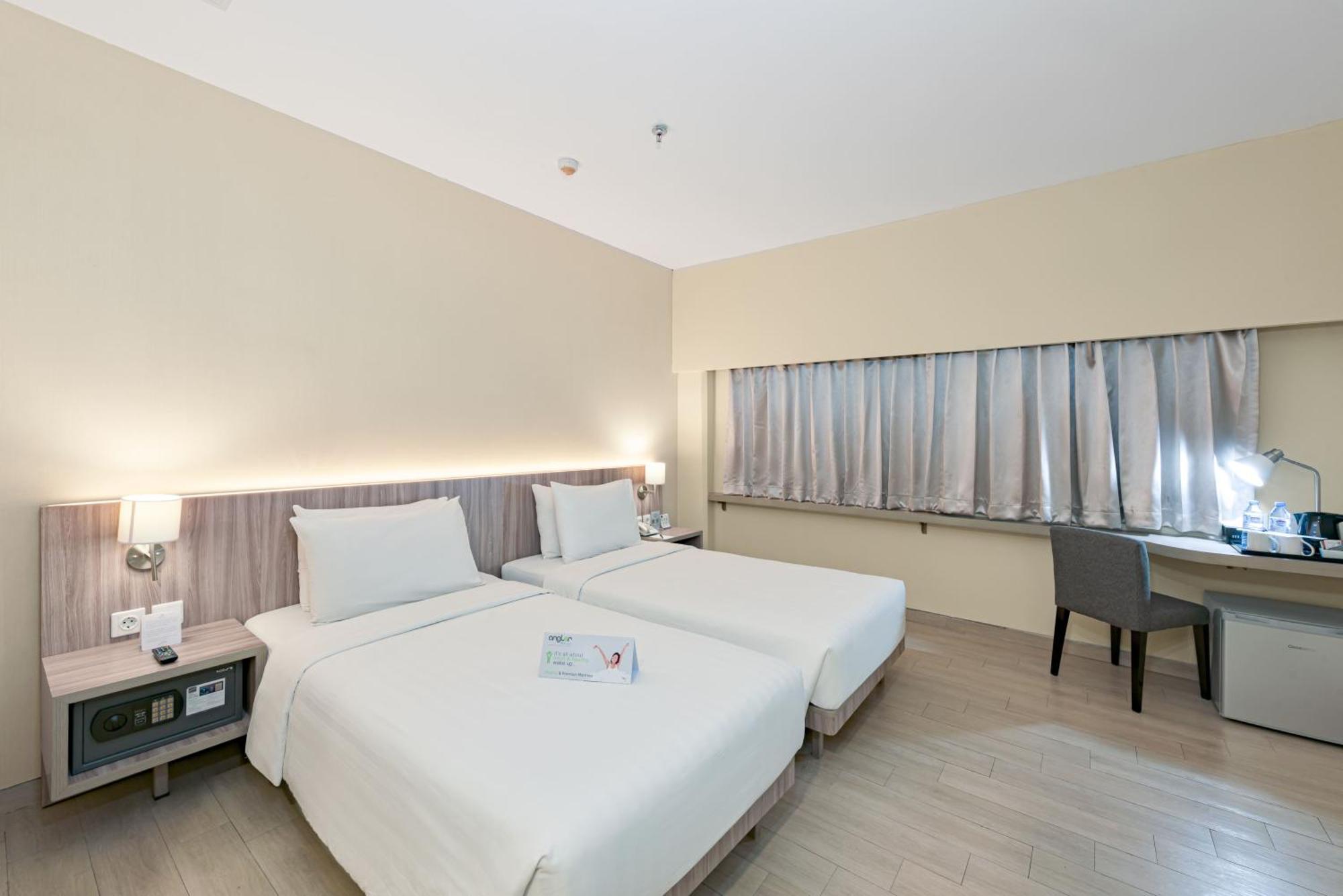 Grand Whiz Megamas Manado Hotel Ngoại thất bức ảnh